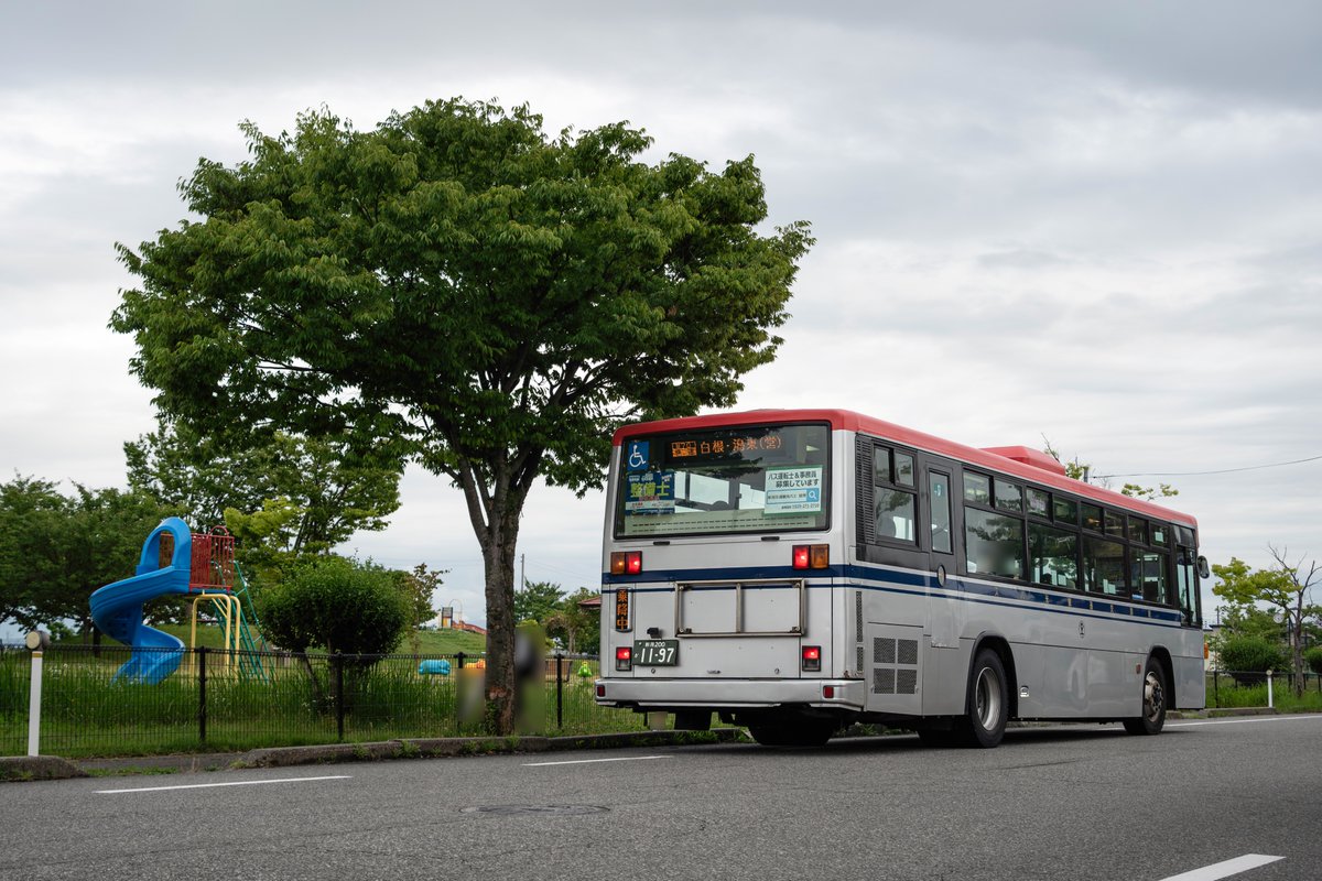 J325328330i's tweet photo. 新潟交通観光バス H1197-N(潟東※除籍)
新潟200か 1197　KL-UA452MAN(03年式)
元 横浜市交通局 3-4577
横浜市営西工から最初の引退。全方位が魅力的なこの仕様、一台欠けるだけでも辛すぎます...。同型の他2台もめっきり新潟駅に来る機会が減り、いよいよ雲行きが怪しい状況です。 https://t.co/QFmKj8F3qi