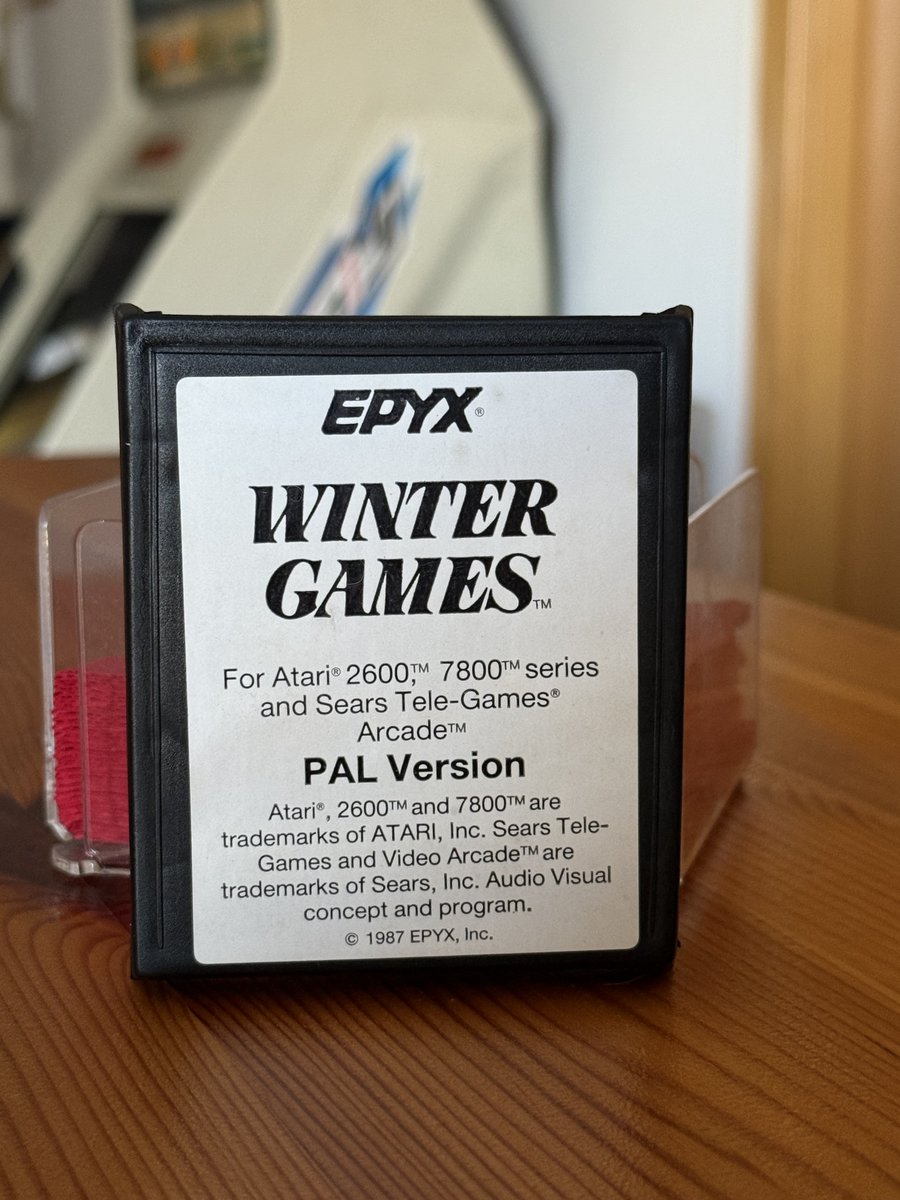 turk182es's tweet photo. Ma rentrée du jour : Winter Games sur #Atari2600 !
J’en profite pour vous préparer une petite fiche sur le jeu, pour celles et ceux qui ne le connaîtraient pas encore.
Bonne soirée, les amis
#Retroblog #Retrogaming #Retrogames #RetroComputer #Oldies #Vintage #Jeuxvideo #Videogame https://t.co/11AFbX275L