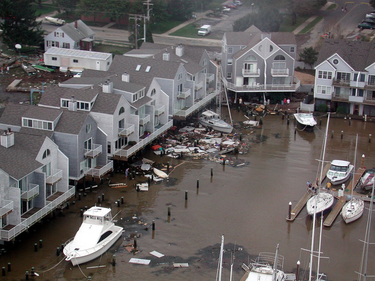 NOAADebris's tweet photo. Natural and human-made disasters can turn everyday items into hazards. This is why the NOAA Marine Debris Program works with communities to prepare for severe incidents, coordinates with response agencies, and supports disaster debris removal. https://t.co/nA3N4lds2X https://t.co/xuHR6PDTbC