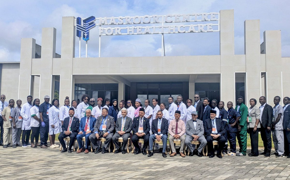 HFI1995's tweet photo. Team photo with the @MasroorCentre hospital staff who are looking forward to starting to treat Ivorian patients.
#MCH_Inauguration https://t.co/Q0RzkvaiP9