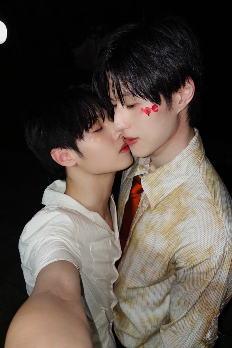 realwangjyunhao's tweet photo. 世紀之吻一週年 
 謝謝你 @chance_1228 365 遷就我
#chanceguno #wangjyunhao 
#chance #GUNO https://t.co/roNChmsp0g