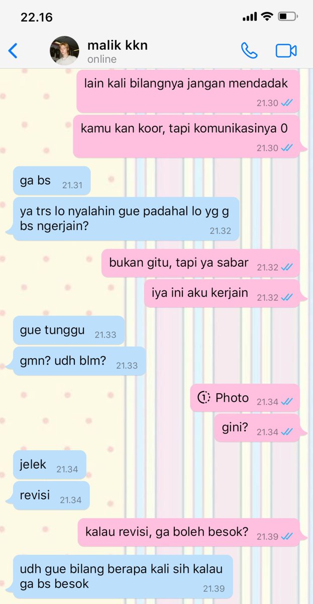 layingonmars's tweet photo. #marseongz #eomparkz one tweet au
when your koor pdd is annoying but lowkey too fine, so you pull out the flirting card. https://t.co/nmzEFk5gBt