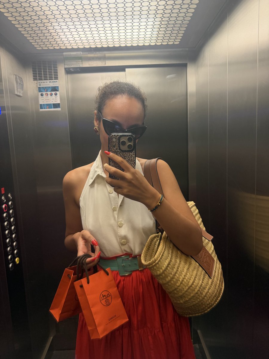 iamnimanin's tweet photo. Between errands, some shopping! ✨ https://t.co/5fDeFQ30WL