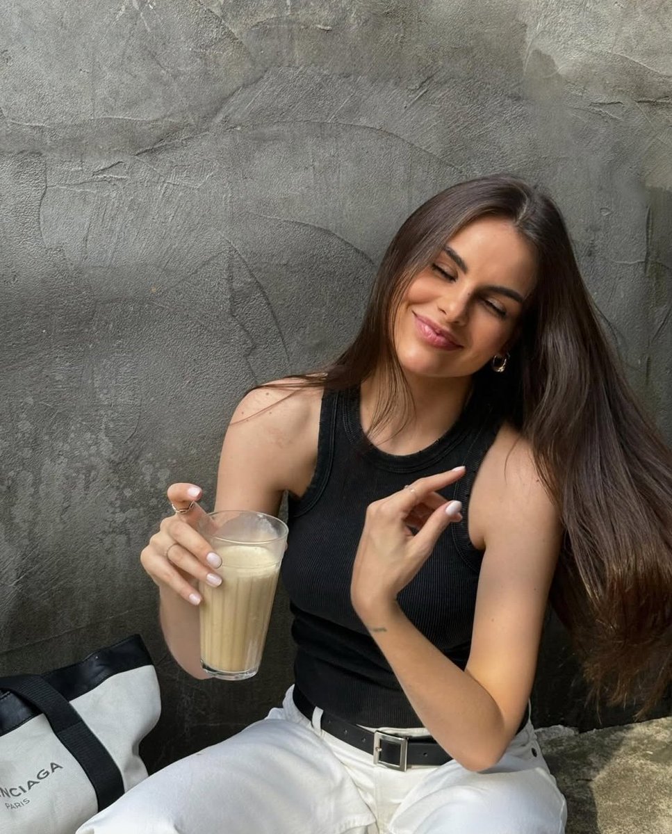 filmskimberlly's tweet photo. Feliz aniversário, Amanda! 🤍 Que Deus continue cuidando de você e renovando suas forças a cada dia. Que nunca te faltem motivos para sorrir e que esse novo ciclo seja leve, lindo e cheio de amor. Happy 33 ✨️ https://t.co/DAJpYfg7XP