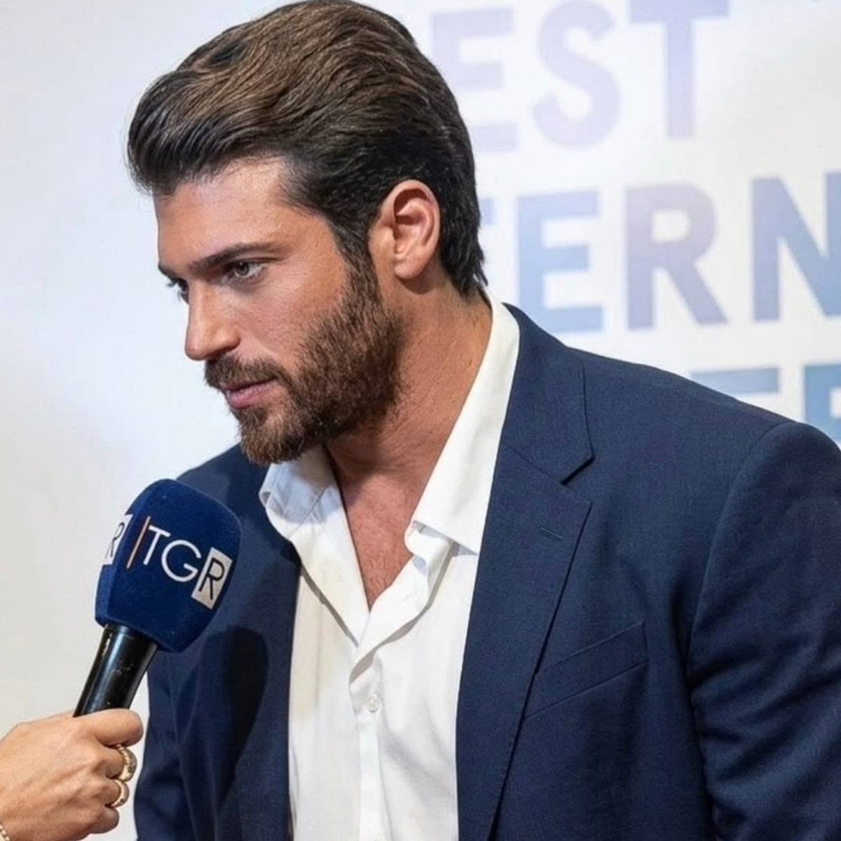 maria1010yo's tweet photo. Algunos momentos del extraordinario encuentro en #ifest26 en un mágico y lleno Castel Aragonés en Castrovillari con el gran #CanYaman https://t.co/kGZb2jAjzv