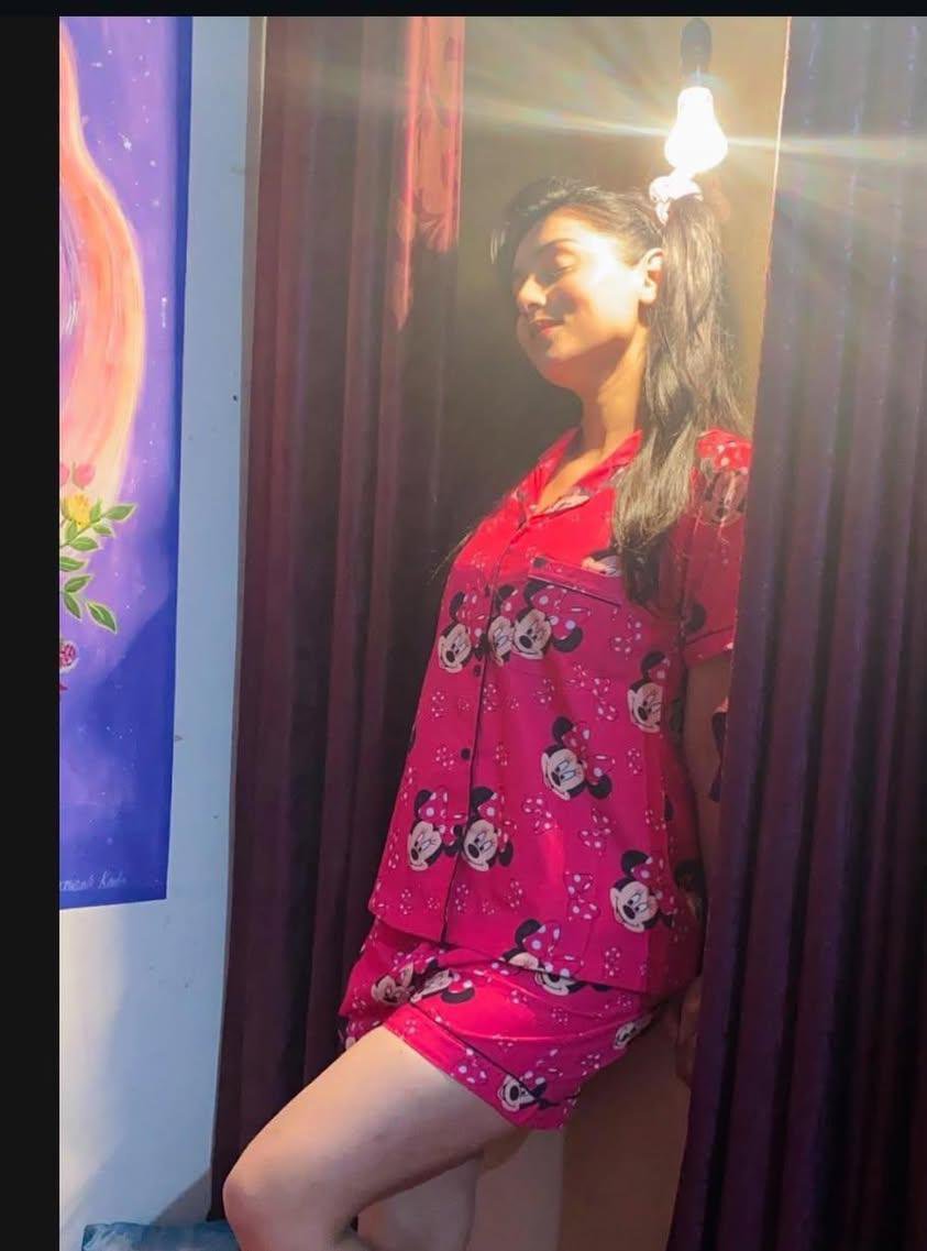 sumedhlov4manvi's tweet photo. Some smiles are just too precious to scroll past… and hers is definitely one of them. 🥹🤍✨

THE WORLD SHINES FOR MALLIKA 

#Mallikas26thBirthday https://t.co/AZkb2tpU0C