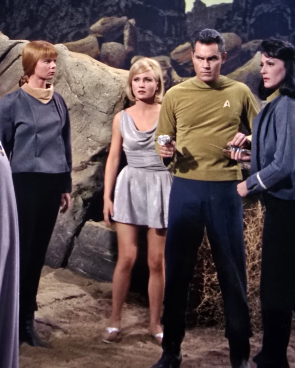 jeto81's tweet photo. #StarTrek Rewatch Teil 1: Der Käfig.

Uff, was soll ich sagen? Ich wusste, es wird etwas schwierig aus heutiger Sicht, mit TOS reinzukommen. Die Pilotfolge tut sich da auch keinen Gefallen. Außer Mr. Spock, der hier noch eine eher kleine Rolle zu bieten hat, sind keine ... https://t.co/KpjTX797V3