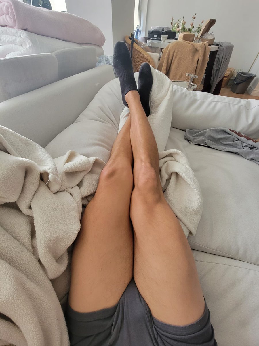 Mybrossocks's tweet photo. Morning sluts! 
#socks #mensocks #muscles #legs https://t.co/KfK4cf8o74