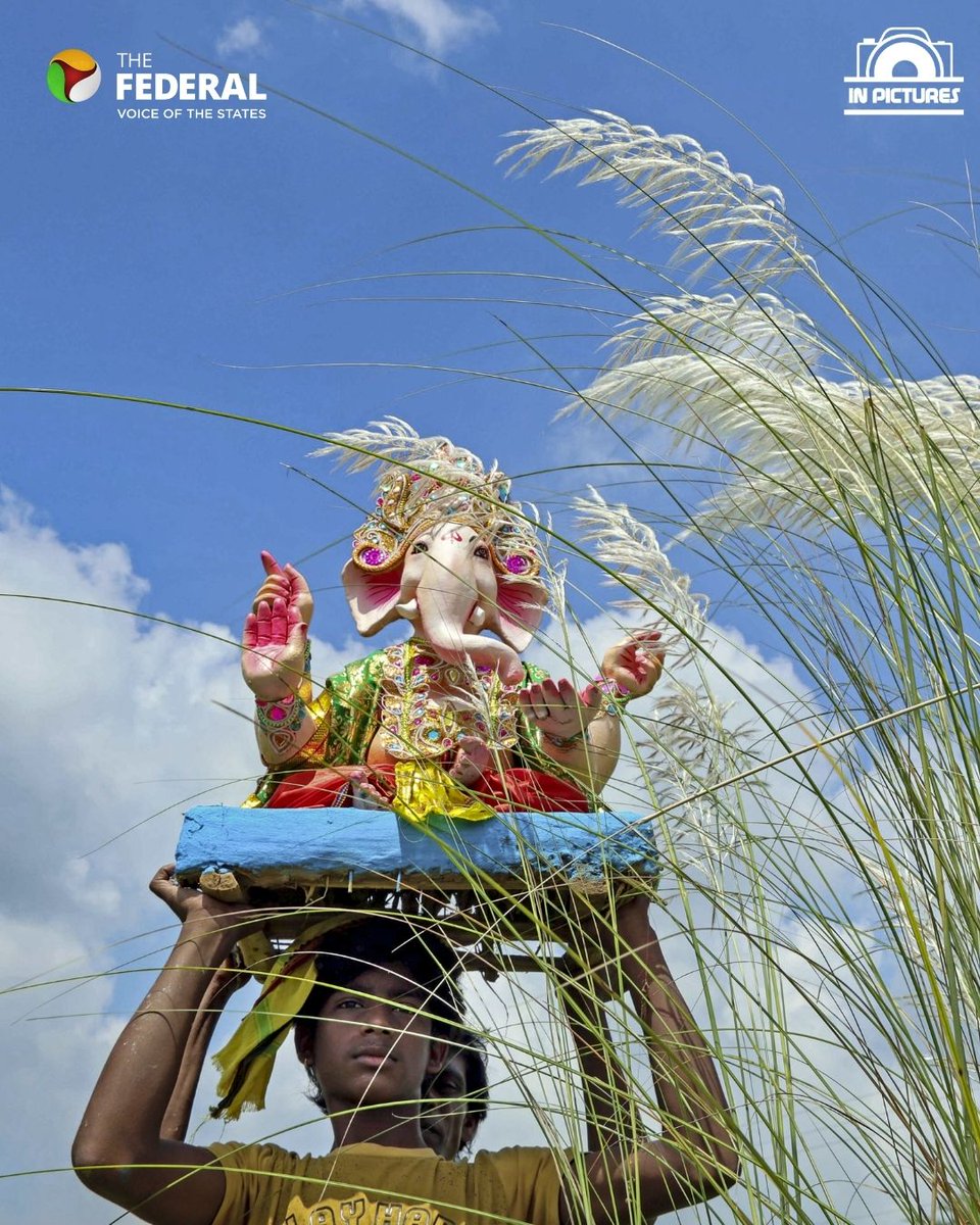 TheFederal_News's tweet photo. In Pictures | Ganesh Chaturthi celebrations across India as devotees welcome Lord Ganesha with prayers, colourful decorations and festive spirit.
Track more at The Federal!
#GaneshChaturthi #GaneshUtsav #LordGanesha #GanpatiBappa #India #FestivalsOfIndia #GaneshFestival #TheFederal