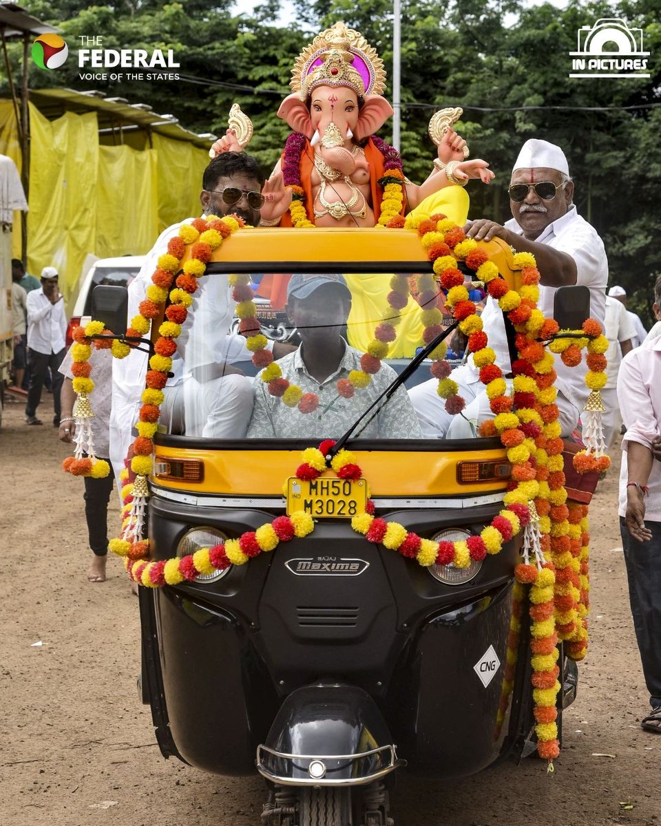 TheFederal_News's tweet photo. In Pictures | Ganesh Chaturthi celebrations across India as devotees welcome Lord Ganesha with prayers, colourful decorations and festive spirit.
Track more at The Federal!
#GaneshChaturthi #GaneshUtsav #LordGanesha #GanpatiBappa #India #FestivalsOfIndia #GaneshFestival #TheFederal