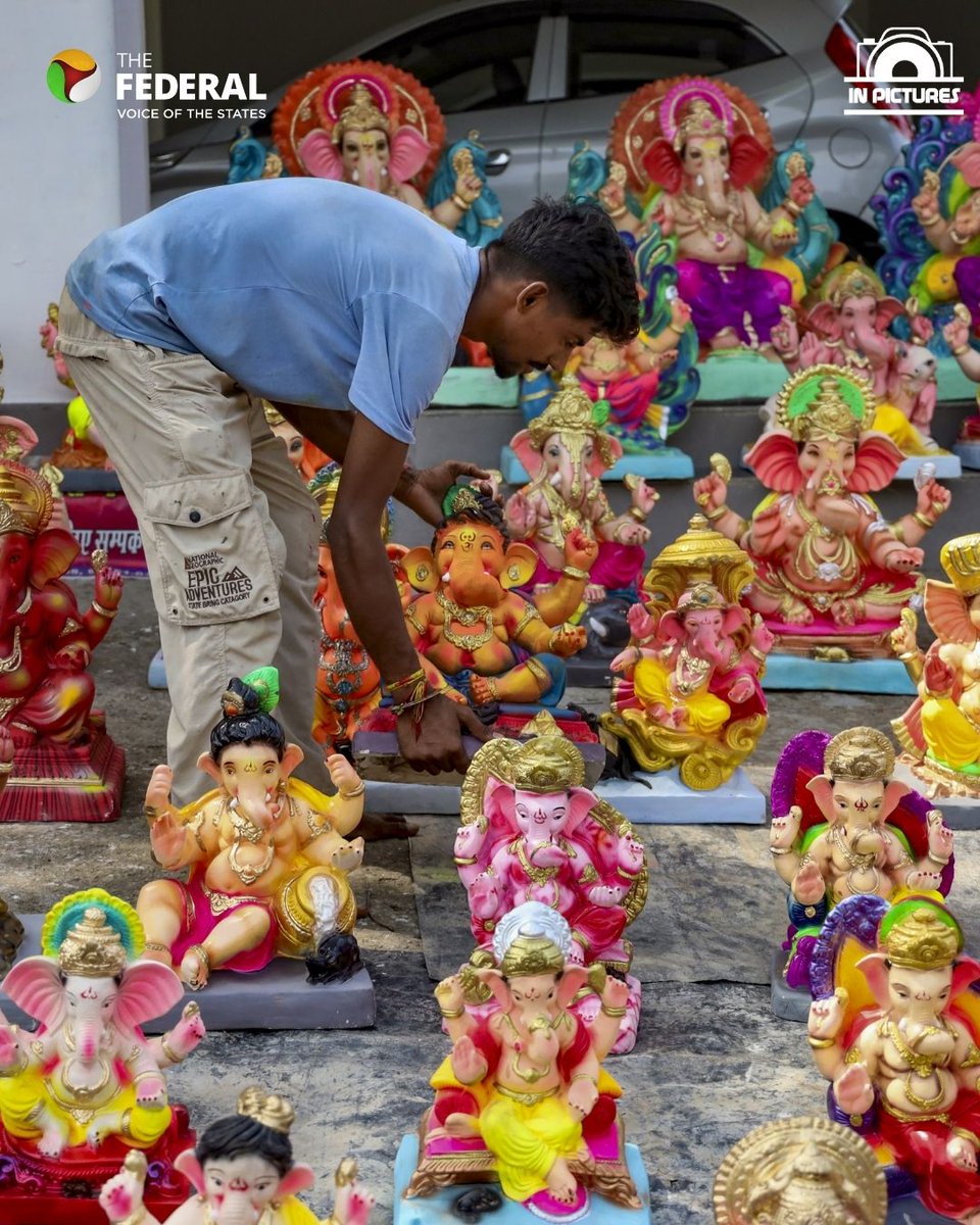 TheFederal_News's tweet photo. In Pictures | Ganesh Chaturthi celebrations across India as devotees welcome Lord Ganesha with prayers, colourful decorations and festive spirit.
Track more at The Federal!
#GaneshChaturthi #GaneshUtsav #LordGanesha #GanpatiBappa #India #FestivalsOfIndia #GaneshFestival #TheFederal