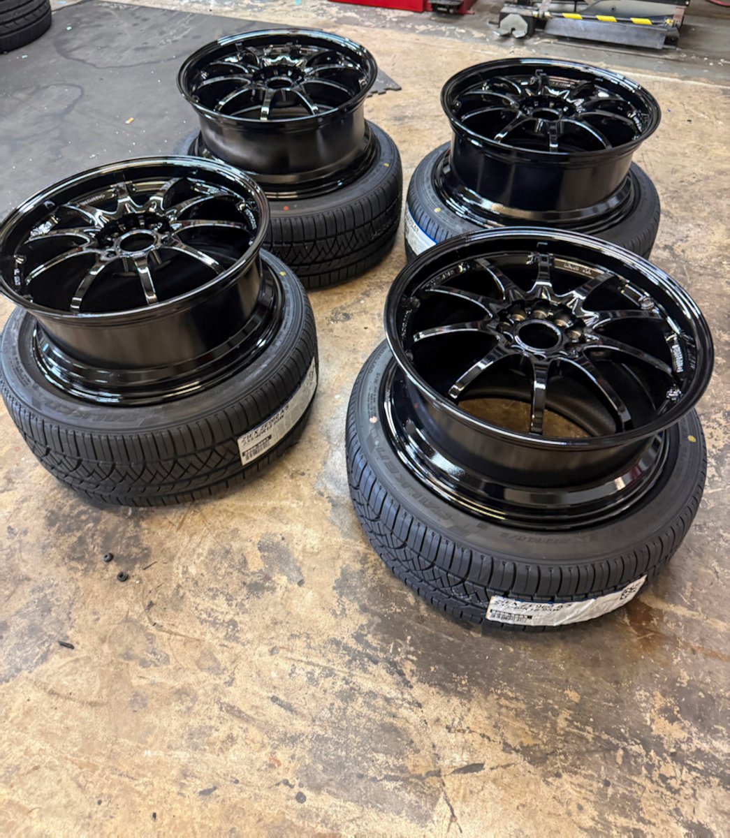 AnamariaPeach's tweet photo. Chrome delete and gloss black wheels completely transformed Jodie’s Honda Civic from stock silver accents to a sleek, blacked-out finish. From curb rash repair to powder coating, fresh tires, and LED upgrades, every detail matters. https://t.co/BSmWOhBKoS