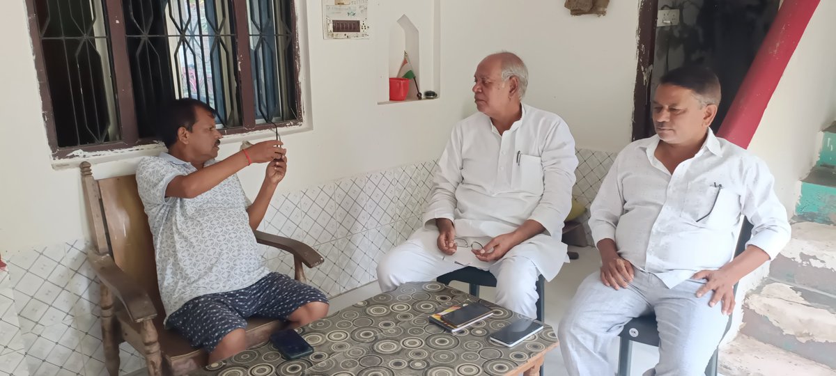 hridaynasp's tweet photo. 337--देवरिया सदर 
जोन नंबर--3 बैतालपुर 
लखनचन, मठपाल गिरी चौराहा, केशोबारी, छेरिहा, भण्डा, सिरजम देई,खिरहा, बलुआ, वैतालपुर, गुडरी, सिरजम के साथियों से मुलाकात, ब्लाक अध्यक्ष राजू पटेल के साथ. पुराने समर्थक सम्मानित जनों से सार्थक बातचीत, स्नेह, अपनापन से उत्साह बढ़ा. https://t.co/4lcB7sf4O0