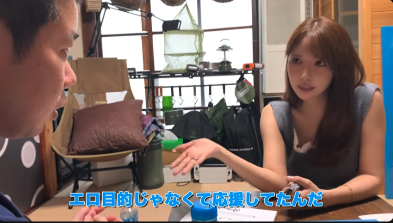 Nokin616's tweet photo. 三上悠亜さんをセ◯シー女優と知らずに、5年間ファンだった男がいた。
岡田を追え!!チャンネルに三上悠亜さんがゲスト出演し、その事実が明かされた。

━━━━━━━━━━

①アパレルブランド「ミストレアス」の経営者として5年間知っていた。
「職業より人間として素晴らしい」とずっと思っていた
②セクシー女優だったことを全く知らなかった。
本人を目の前にして「わかんなくて俺」と言った
③「じゃあ映像作品もちゃんと見といてください。次会うまでに」と三上悠亜さんに言われた

━━━━━━━━━━

岡田さんは、三上悠亜さんへの印象をこう話す。
「職業とか肩書きとかよりも、人間として素晴らしい方やなって。」
5年越しに初めて会って、職業を分かった夜だった。

━━━━━━━━━━

「夜職だから」で自分を小さく見てしまう夜職女子へ。
肩書きより先に人として見てくれる人は、必ずいると思います。
