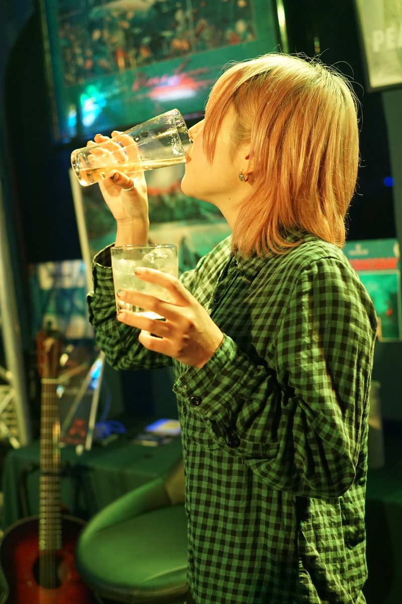 momoca_asia's tweet photo. この写真とても酒クズ感あってお気に入りです https://t.co/GbUn6Mxqw9