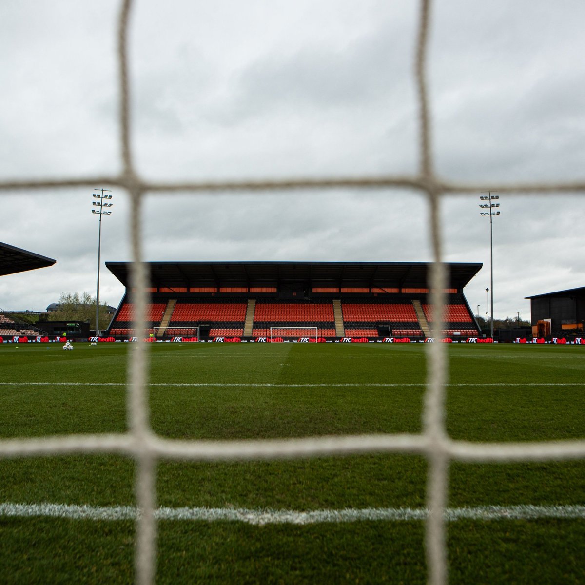 YorkCityFC's tweet photo. ❌️ Our Sky Bet League Two fixture away at Barnet on Saturday 3rd October has been postponed due to international call-ups.

A new date will be announced in due course.

#YCFC 🔴🔵 https://t.co/27NVHdhztT