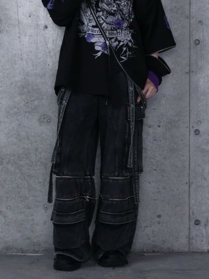 OfficialAmilige's tweet photo. 季節も変わったし新しいボトムス見つけない？

ITEM
裏毛ZIPサスペンダー付きワイドパンツ
¥20,790

https://t.co/FLs1Lw2TBl https://t.co/2XKXmm0I2X