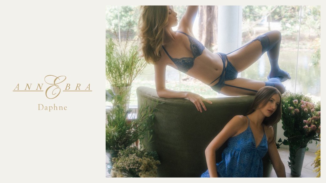 shirohato_jp's tweet photo. /
#ANNEBRA / アンブラ
Daphne Collection
\
一輪の花がそっと咲くように、
纏う人の美しさを静かに
引き立たせるコレクション【Daphne】。
ニュアンスある光を放つOff Whiteと、
知的な気品漂うBlueが、
あなたの魅力を優雅に演出するコレクションです。
https://t.co/nLwJNtqfoY
#SHIROHATO https://t.co/HTl98SNwkA