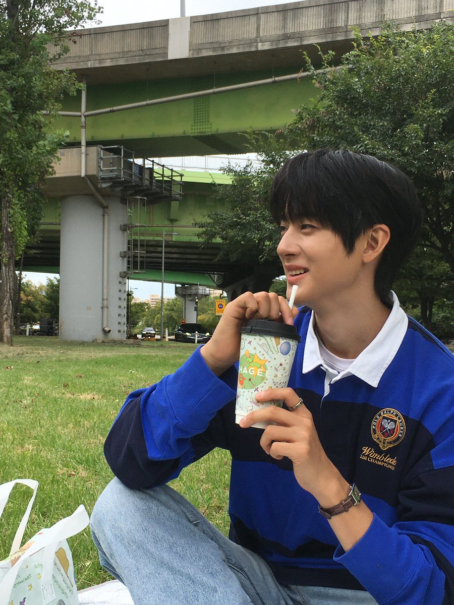 minkyu_0312's tweet photo. 한강나들이~~ https://t.co/2AtCDIeeyw