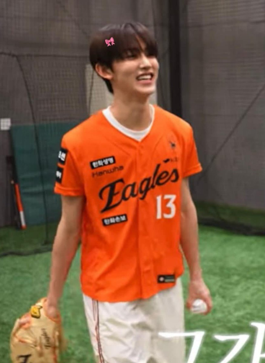 prettyyhyeon's tweet photo. everyone be nice with my daughter https://t.co/gZzsPkcizy