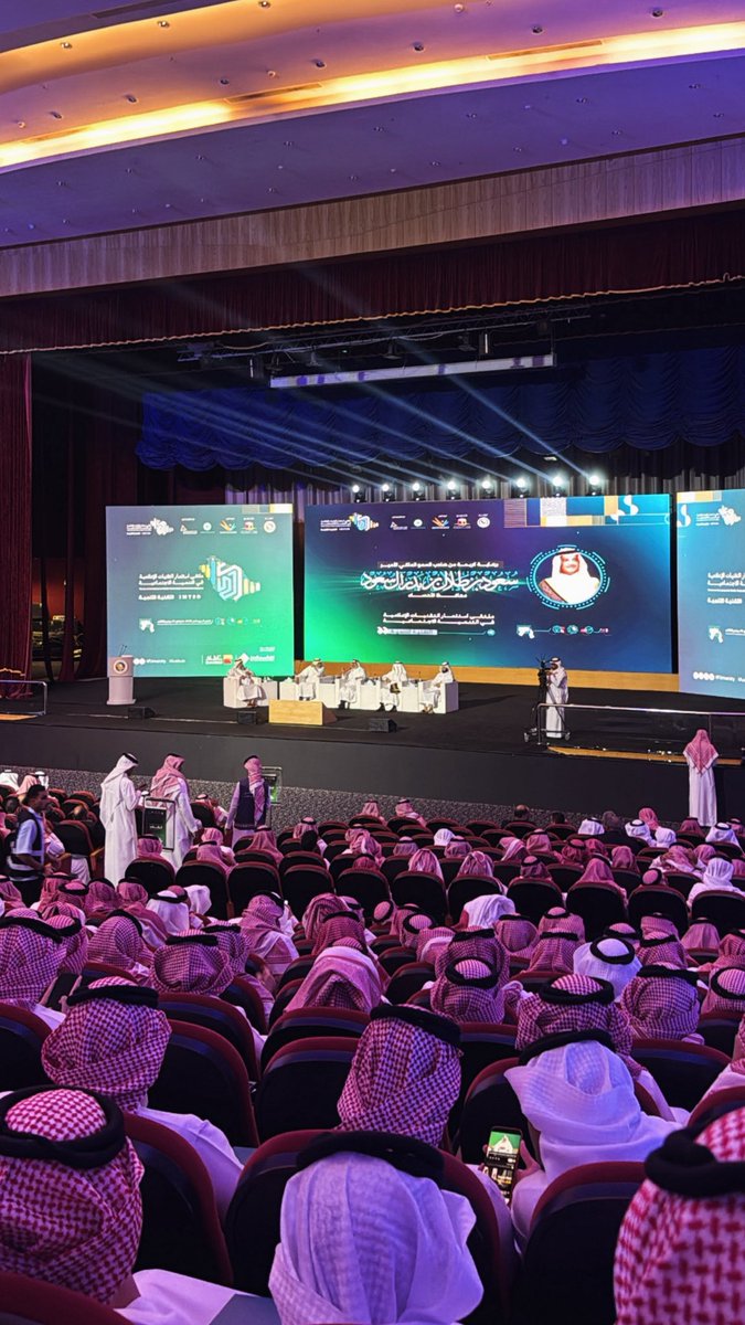 MI_sh_7's tweet photo. سعيد بتغطية ملتقى استثمار التقنيات الإعلامية في التنمية الاجتماعية لصالح@alweeamnews في جامعة الملك فيصل، وتجربة جميلة أعتز بخوضها وأعيش فيها شغفي بالإعلام.
#ملتقى_استثمار_التقنيات_الإعلامية 
#التنمية_الاجتماعية 
#الإعلام 
@KFUniversit https://t.co/CC1cxoUgD6
