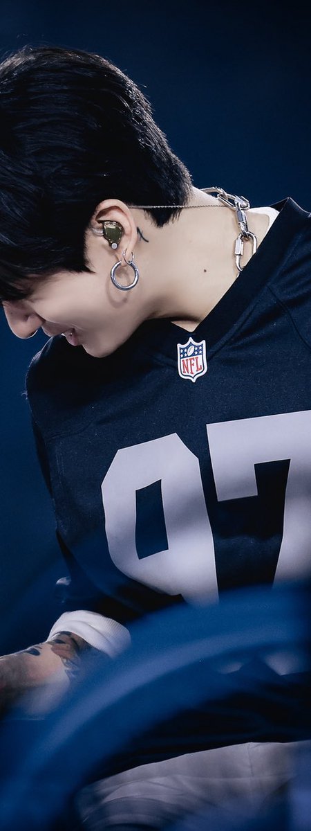soulmatebtss's tweet photo. 🤍🖤 https://t.co/lutKWtgXdG
