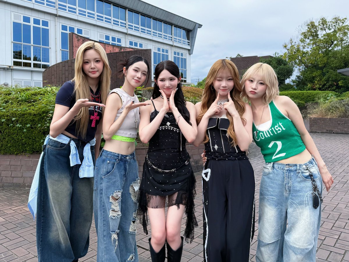 official_myera's tweet photo. IS:SUE ( @issue_is_coming  )
#NANO さんと #RINO さんと📸✨
ありがとうございました🎶

2026.09.12 @駿府城公演
#駿府城夏まつり

@sumpujo_natsu 
#ISSUE #MYERA https://t.co/4UVbQisZ2U