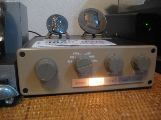 mojii1141341's tweet photo. #G・グールド(pf)
#Bach #平均律クラヴィア 曲集
米 #COLUMBIA
#Lumiere #DUCATOーII+
#RCA/#Cunningham #CX371A #ミニワッター で
#RFT #L2322 13cmフルレンジ東ドイツ録音モニター
をドライブ https://t.co/RHGviSxD5J