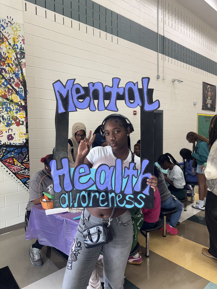 Prin_LangstoHHS's tweet photo. Big Shout Out to our Social Workers and Counselors for their commitment to supporting our Panthers π their mental health and through SELππΎππΎππΎ @FultonCoSchools @RonMaxwellFCS1 @Franchesca_Warr #suicidepreventionmonth
#SPM26
#fcsACT
#FCSConnected https://t.co/MNgPMjTV3A