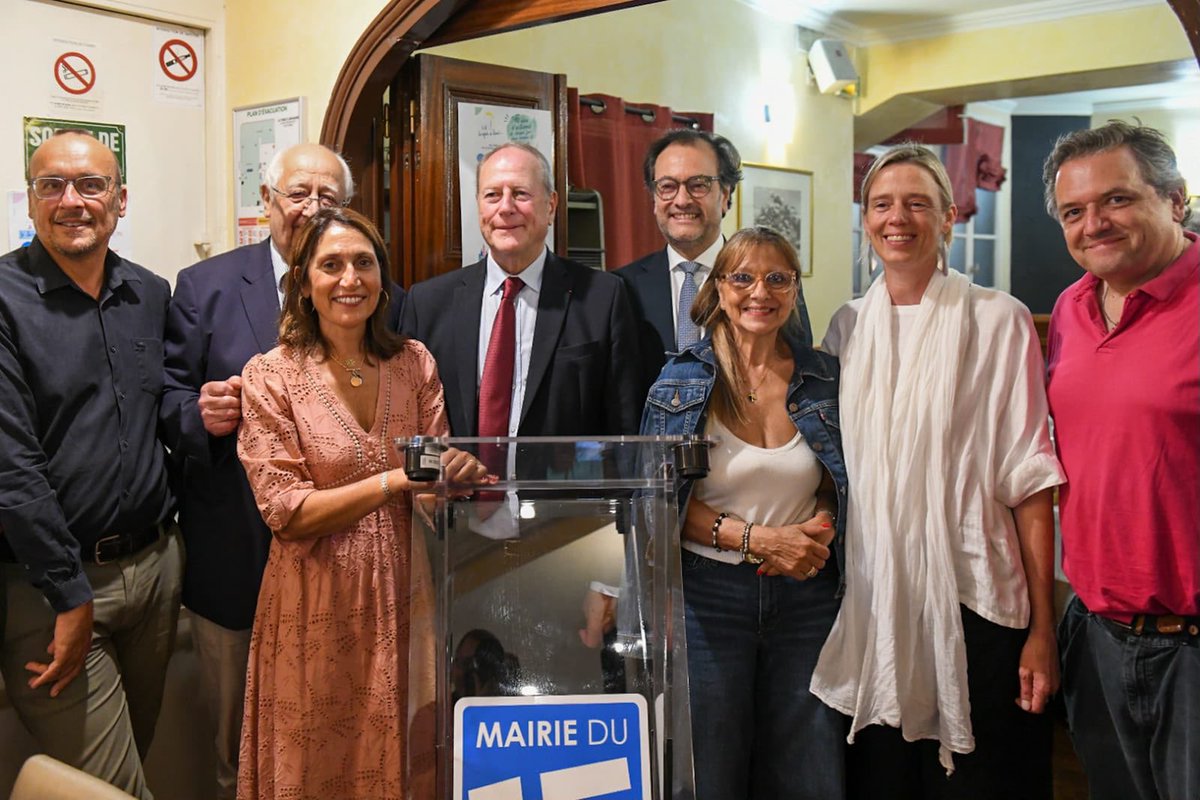 mairie15's tweet photo. Rencontre caritative organisée par l’association Les enfants du Levant, en présence de @Philippe_Goujon, de Rabih El Chaer, ambassadeur du Liban en France, et de Jean-Pierre Vial, sénateur de Savoie #Paris15 @AmbLibanFrance https://t.co/X7kwwZCuUF