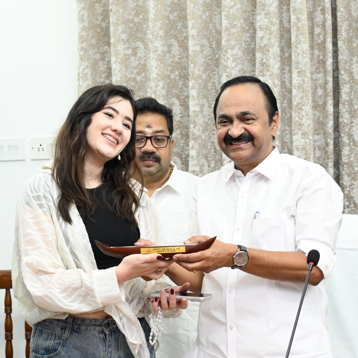 iprdkerala's tweet photo. Hosted 35 leading content creators and social media influencers from 19 BRICS member and partner nations at Cliff House, Thiruvananthapuram today

#Keralagovernment #VDSatheesan #iprdkeralam #cmokeralam #Godsowncountry https://t.co/SImr2NXXvq