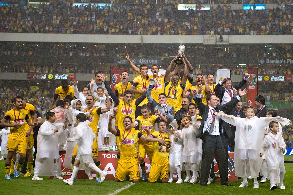 tixwilx1916's tweet photo. Una expulsión al medio tiempo hace que te metan 7 goles?

Por qué aquí entonces con un expulsado al minuto 11 solo anotaron uno y se dejaron anotar 2 goles jajajajja

Pobres pendejos https://t.co/dwLS89rif5