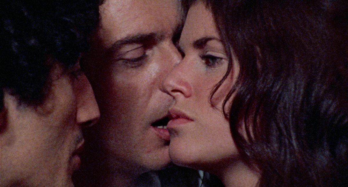 ecc72's tweet photo. 88 Films takes a detour to THE LAST HOUSE ON THE LEFT (review): https://t.co/whJOJ8SMkA @dvdcompare @88_Films https://t.co/7bstUHMsQU