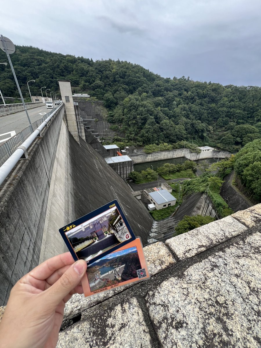 Park_Classics's tweet photo. 三田へお見舞い行くのに芦有ぶっとばしたらマフラー爆発した
そのまたお見舞い終わりにマフラー修理に川西へ
溶接できる友達のしごおわまで時間あるから峠道流してダムと三ツ矢サイダー発祥の地に寄り道

ロードトリップが1番好き🥰 https://t.co/pJmHRFj16G