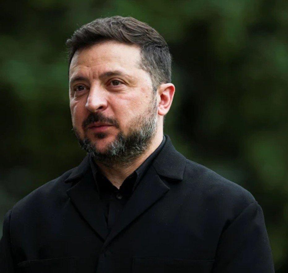 DakdaR22's tweet photo. "Our flag will return to every Ukrainian city and village, including Simferopol and Sevastopol.

Without the de-occupation of Crimea, there can be no full restoration of international law.”

- Volodymyr Zelensky 🇺🇦

Absolutely correct..
🫡 https://t.co/dx3ZBXfw4l