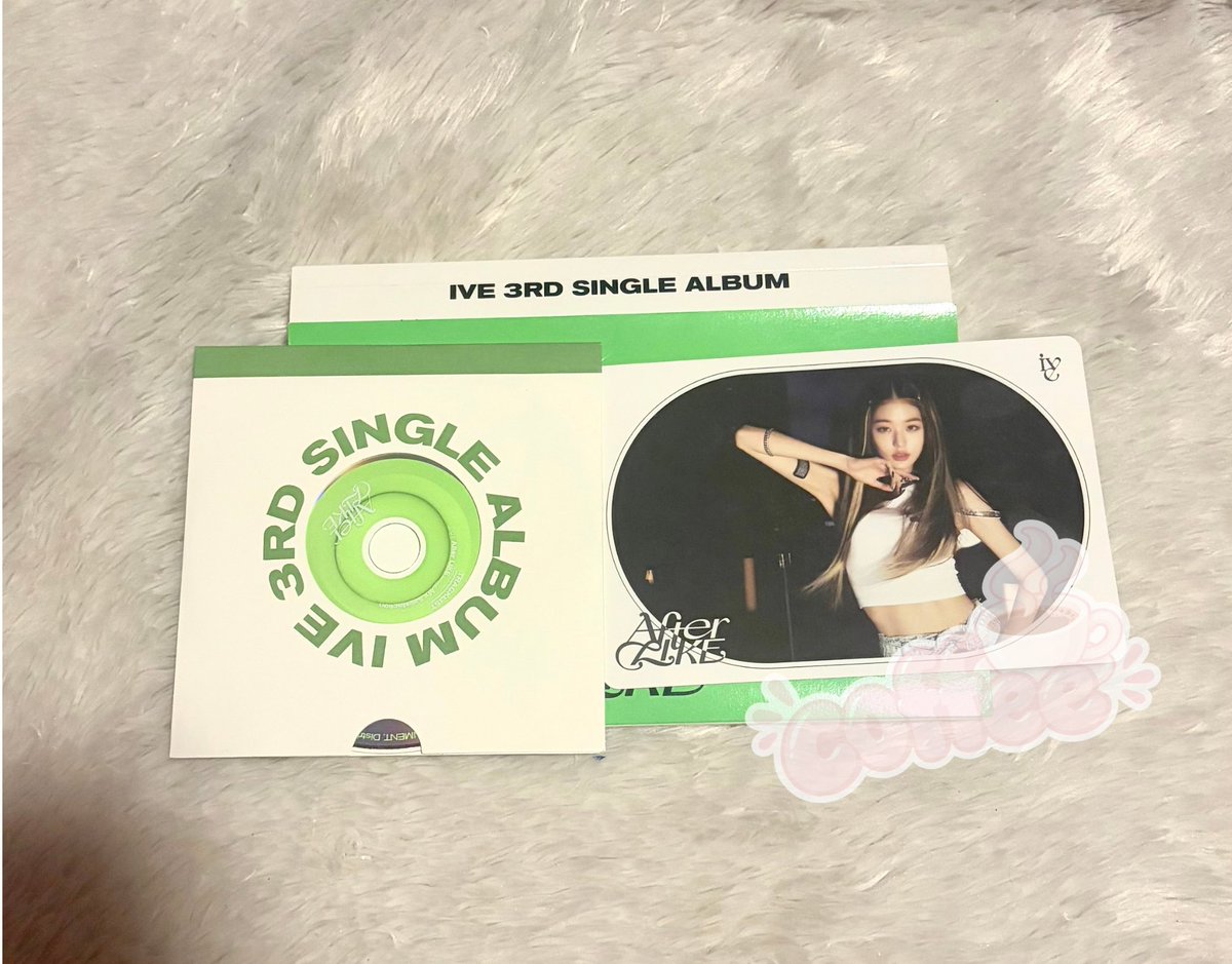 seodemii's tweet photo. - พร้อมส่ง 🚗🪽
อัลบั้มเปล่า after like ive ( โปสเตอร์วอนยอง อัลบั้ม แผ่นซีดี 💿 )
price : 90 baht
📮40฿
#ตลาดนัดive 📦 https://t.co/zWX0DPYmNs