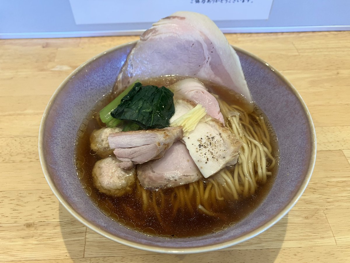 come_into_5518's tweet photo. 今日のお昼は-中華そばひしお-さん✨

特撰 奥久慈しゃもの香醇醤油そば
冷やしかけそば　昆布水

久しぶりの醤油そば✨
出汁の旨みがメインで、あくまでも醤油は引き立て役の極上スープ❗️
食べ進めるごとに味の変化が楽しめる一杯です☺️
〆は冷やしかけそばでさっぱりと✨

#中華そばひしお🙇‍♂️ https://t.co/wP7qLDIjlp