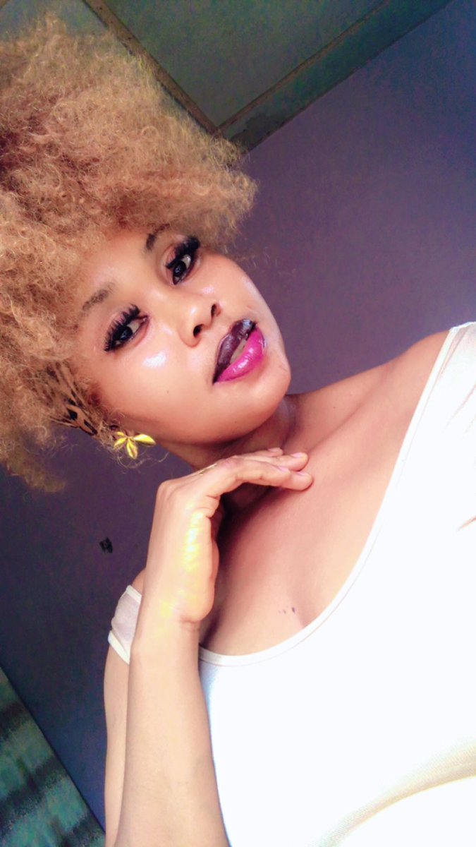 DivaShinel's tweet photo. When my helper to see me like dis https://t.co/wyDAE3g2Og