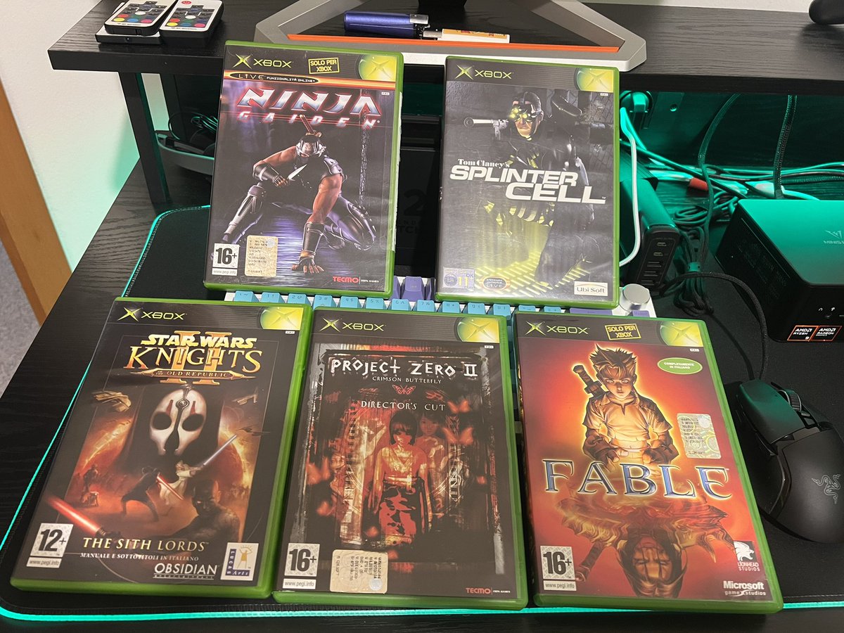 PiramideRossa87's tweet photo. Latest additions to my #Xbox collection! 💚🎮 Can't wait to dive into these classics! 😍
#XboxClassic #Retrogaming #NinjaGaiden #SplinterCell #KOTOR2 #StarWars #ProjectZero2 #FatalFrame #Fable #DeadOrAlive #DOAX #GamingCollection https://t.co/oB2C7fdcJF