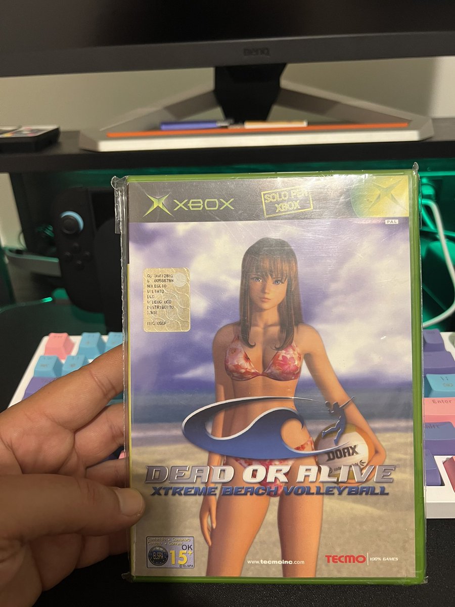 PiramideRossa87's tweet photo. Latest additions to my #Xbox collection! 💚🎮 Can't wait to dive into these classics! 😍
#XboxClassic #Retrogaming #NinjaGaiden #SplinterCell #KOTOR2 #StarWars #ProjectZero2 #FatalFrame #Fable #DeadOrAlive #DOAX #GamingCollection https://t.co/oB2C7fdcJF