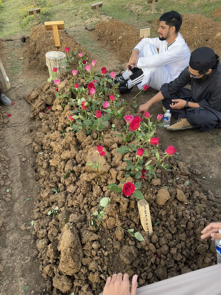 shahabLFC's tweet photo. After a courageous battle with cancer, my father has left this world 🕊️
He was truly loved by all his family, friends, colleagues &amp; neighbours. He will be sorely missed 🌹

My Dad was a huge Liverpool fan since 79 and loved wrestling

إِنَّا لِلَّٰهِ وَإِنَّا إِلَيْهِ رَاجِعُونَ https://t.co/XbHb85zaUg