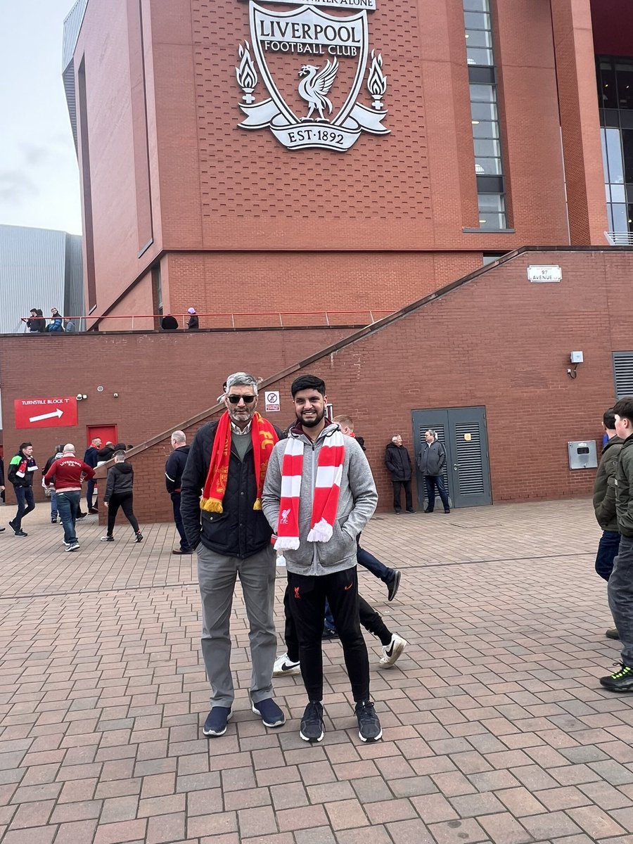 shahabLFC's tweet photo. After a courageous battle with cancer, my father has left this world 🕊️
He was truly loved by all his family, friends, colleagues &amp; neighbours. He will be sorely missed 🌹

My Dad was a huge Liverpool fan since 79 and loved wrestling

إِنَّا لِلَّٰهِ وَإِنَّا إِلَيْهِ رَاجِعُونَ https://t.co/XbHb85zaUg