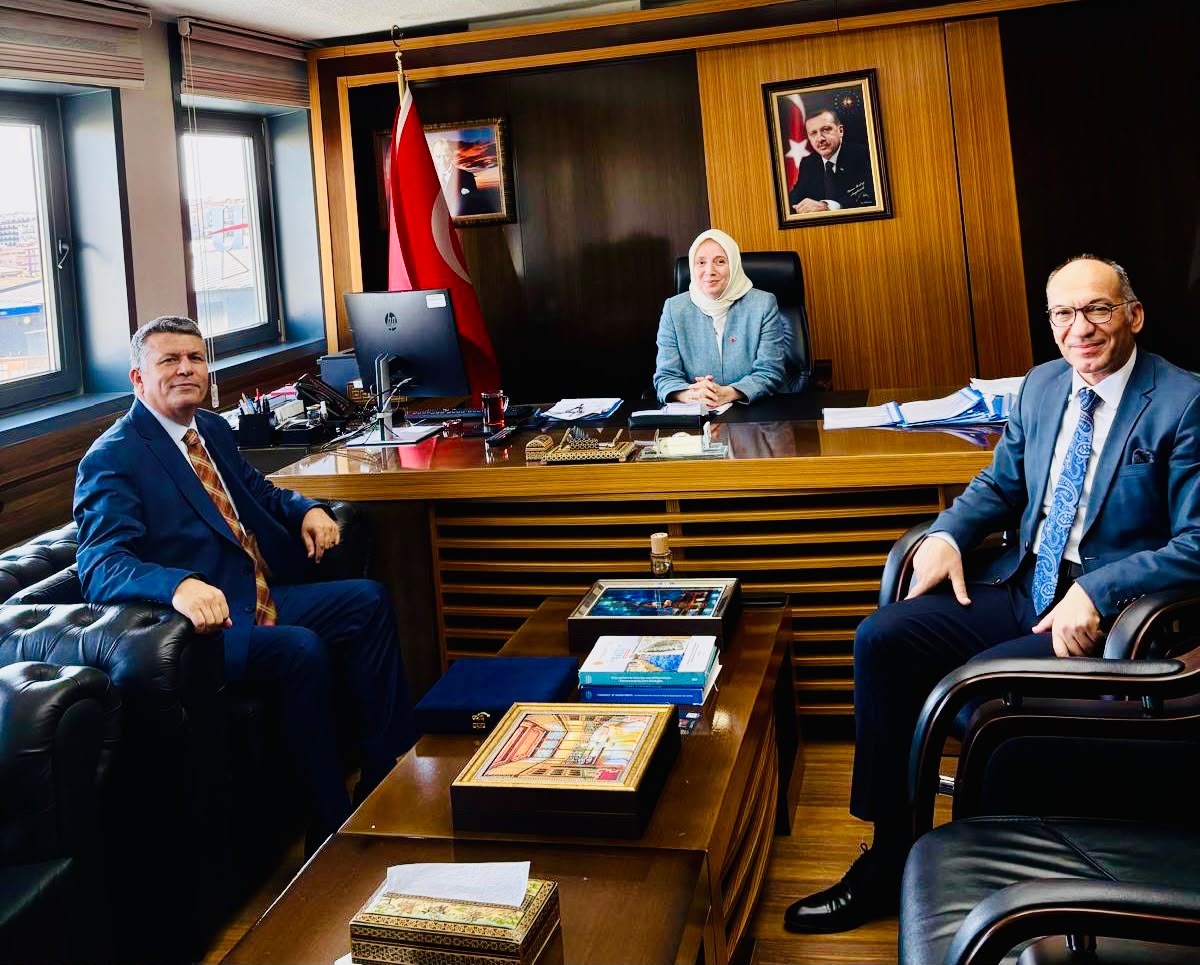 TRombudsman's tweet photo. Devlet Denetim Elemanları Derneği Genel Başkanı Sayın Kadir Kemaloğlu ve Yönetim Kurulu Üyesi Sayın Aydın Kurnaz, Kamu Denetçisi Sayın Fatma Benli Yalçın’ı ziyaret etti.
@AvFatmaBenli @DenetdeBasin
#KDK https://t.co/nuzy0ym0dG