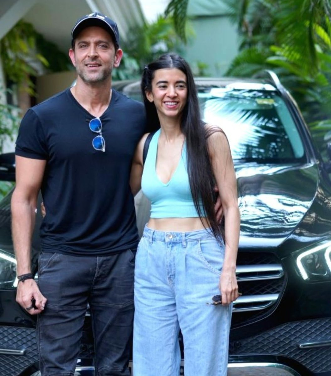 Nandini808's tweet photo. Actor Hrithik Roshan has bought a 700 million rupee flat for his girlfriend Saba Azad, who is 11 years younger than him.  

Hrithik Roshan's wealth is 31 billion rupees, and like Aamir Khan, Hrithik Roshan will soon ...Read news https://t.co/E0g3Ng5iVB