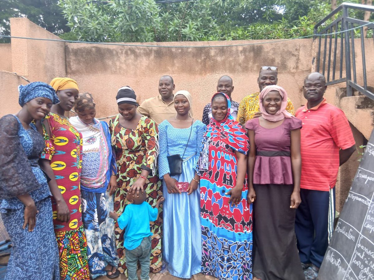 cec_mali's tweet photo. Apprendre, partager, faire grandir !
Dans le cadre du #WGEP, les bénéficiaires de l’Association Éclats d’Avenir ont partagé les acquis de leur formation en Gouvernance & Leadership associatif, Gestion administrative & Communication interne.
#ChaqueEnfantCompte #YCf4 https://t.co/oF4uMxbrMQ