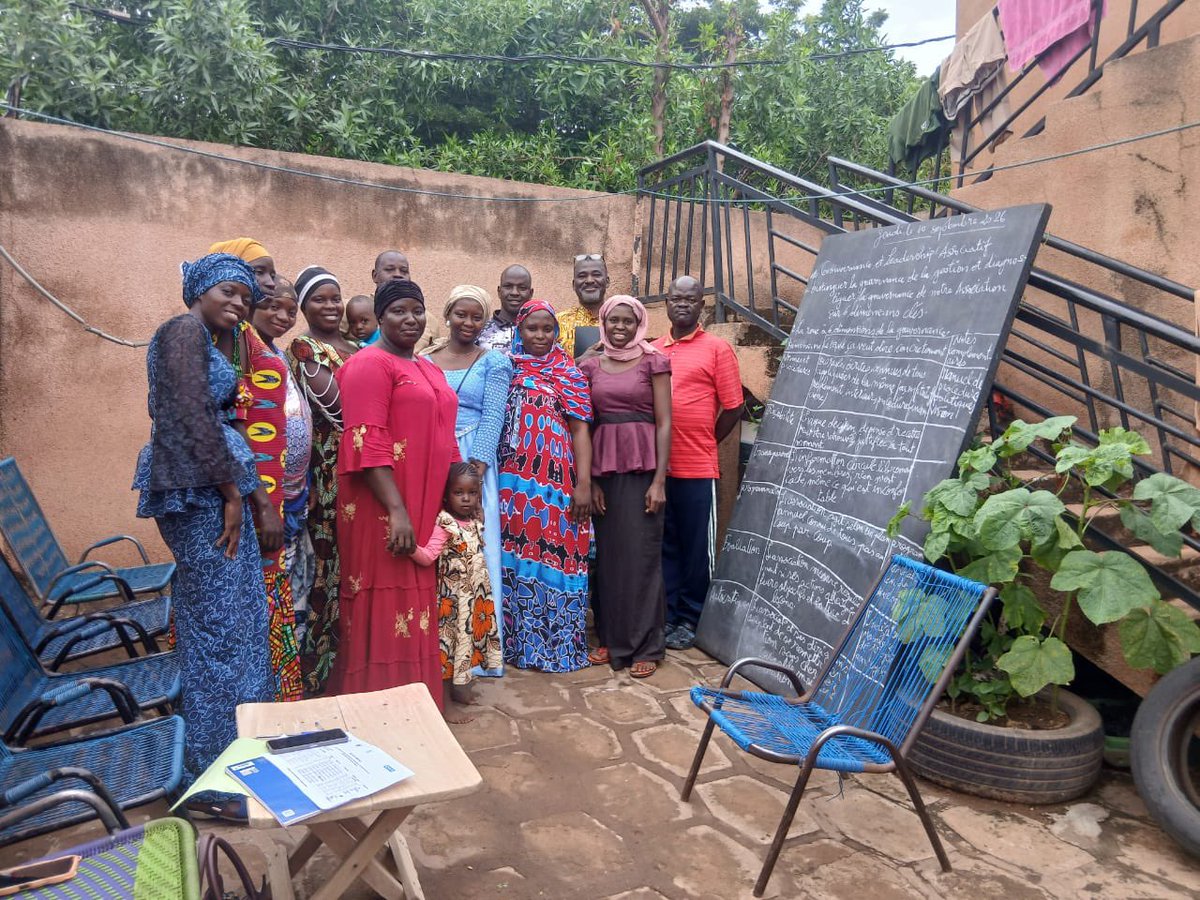 cec_mali's tweet photo. Apprendre, partager, faire grandir !
Dans le cadre du #WGEP, les bénéficiaires de l’Association Éclats d’Avenir ont partagé les acquis de leur formation en Gouvernance & Leadership associatif, Gestion administrative & Communication interne.
#ChaqueEnfantCompte #YCf4 https://t.co/oF4uMxbrMQ
