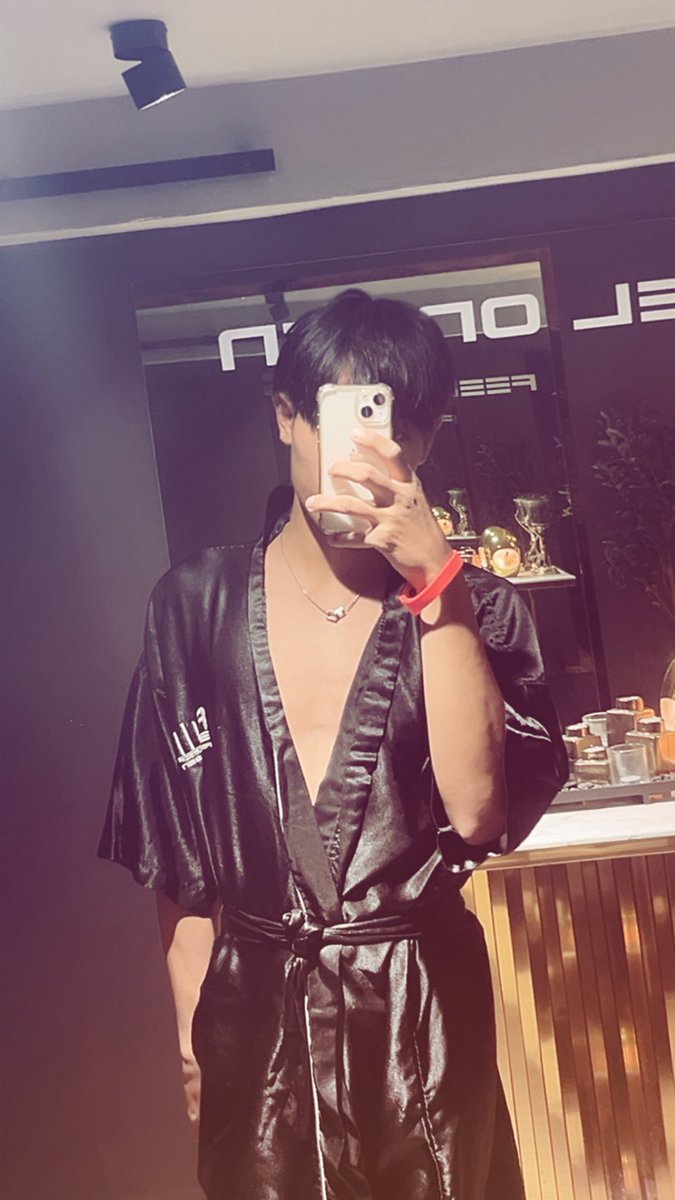 dhm8k's tweet photo. วันนี้ขอลองใส่สีแดง♨️♨️
@FEELONSEN https://t.co/jfFBtlcZMl