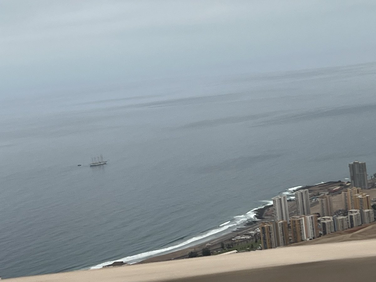casemo1's tweet photo. Llegando nuestra dama blanca #iquique https://t.co/O7RnzEM5hs