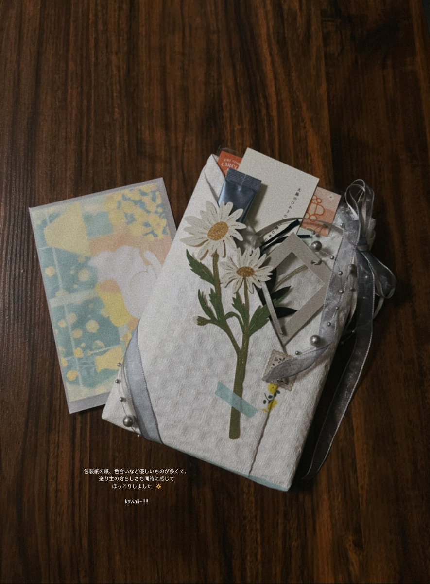 mdo63_'s tweet photo. フカフカさん(@ y2atta )とブックデートをしました📖☕️🌼

素敵なご本と可愛い小物をたくさん選んでいただいた上に、フカフカさんのご本もいただいてとても幸せなブックデートになりました📚

1枚目→私から送った物
(※お写真はお借りしています)
2~4枚目→いただいた物 https://t.co/7FI2yA6TPq