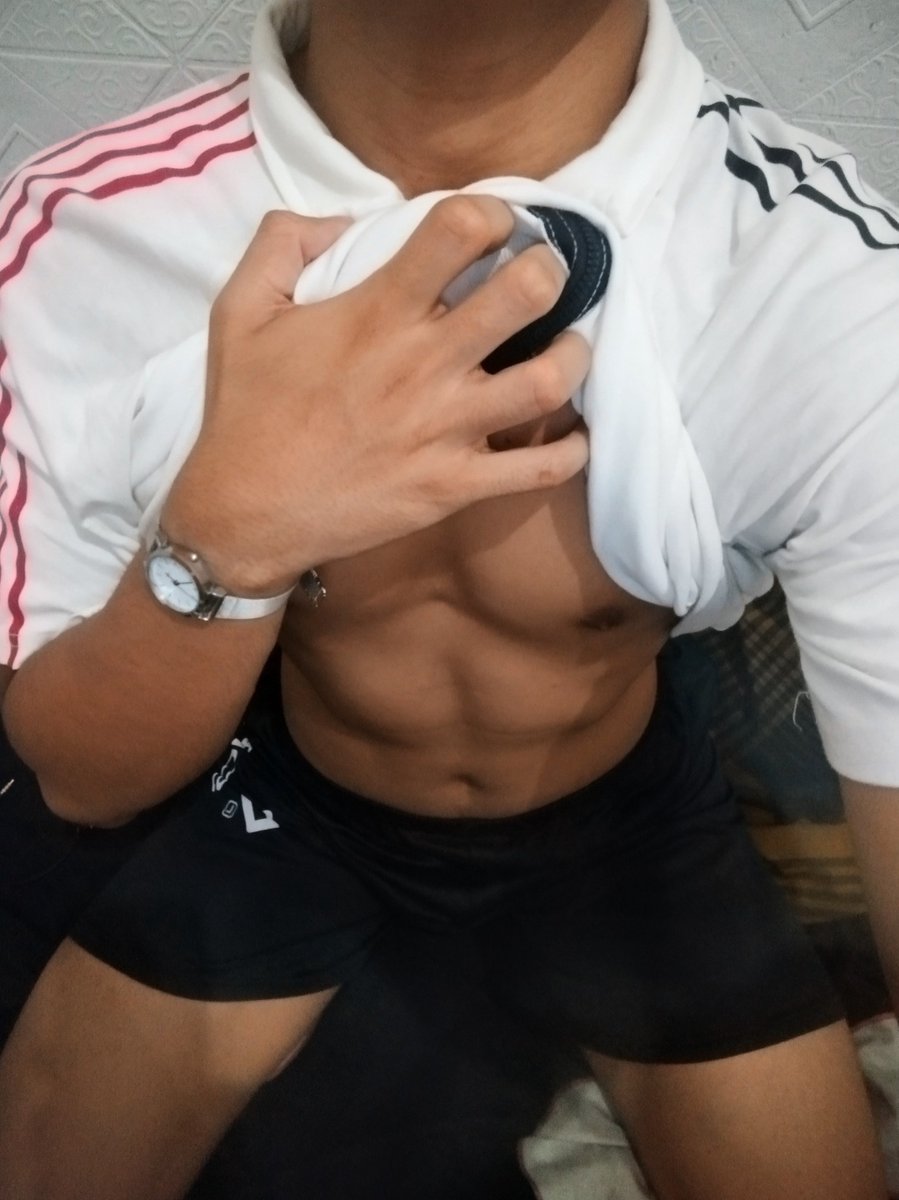 AyoYapping's tweet photo. after rest day, terbitlah full body! ahh ahh ahh mantap🤤 https://t.co/KF5jOWYea1